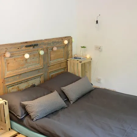 Garden House Hostel *