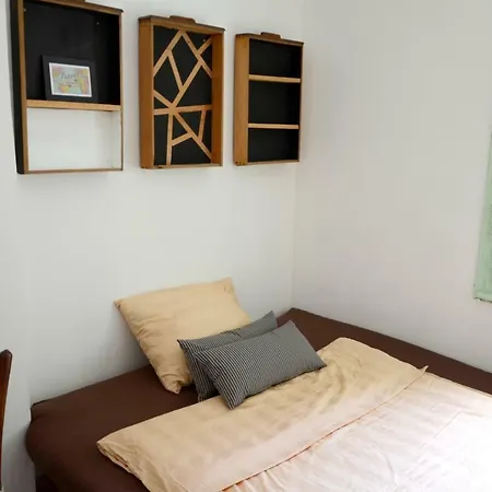 Garden House Hostel *