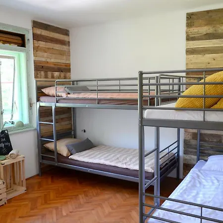 Garden House Hostel *