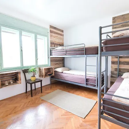 Garden House Hostel