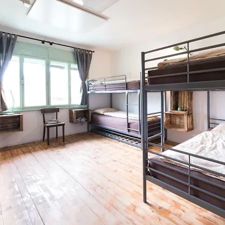 Hostel Garden House *
